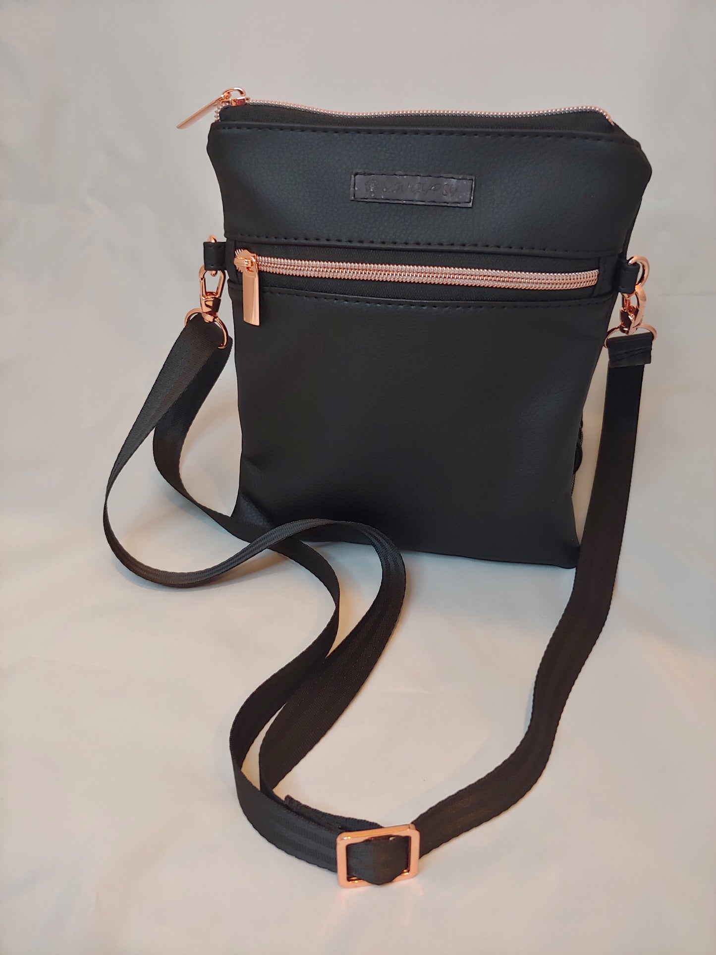 Cell Mate Minimalist Crossbody