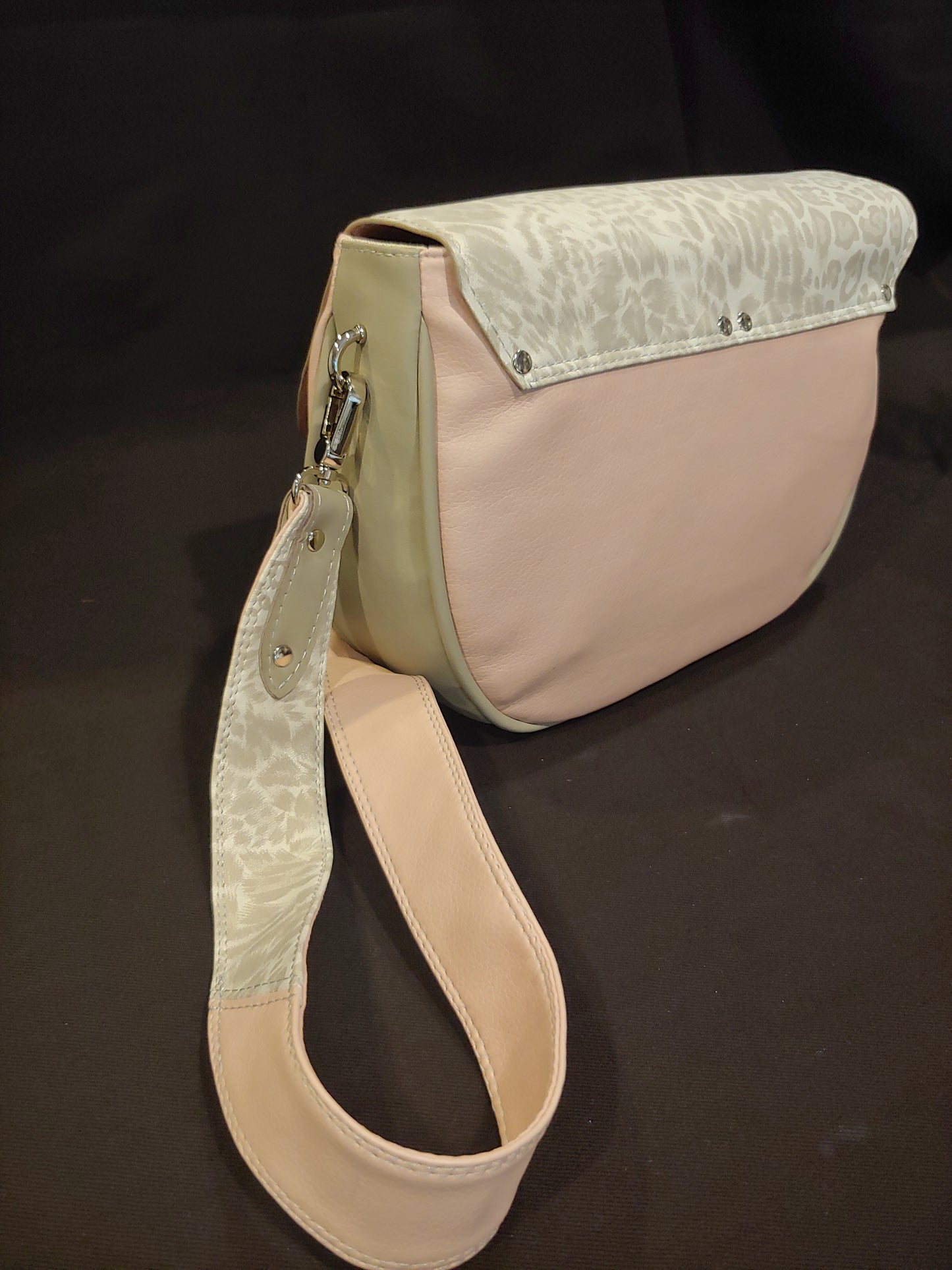 Almendra Shoulder Bag